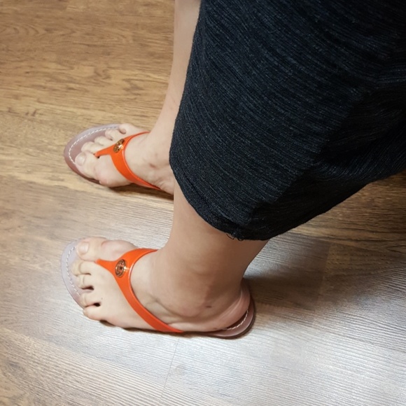Tory Burch Orange Thong Sandals Flat sz8M - Picture 8 of 8